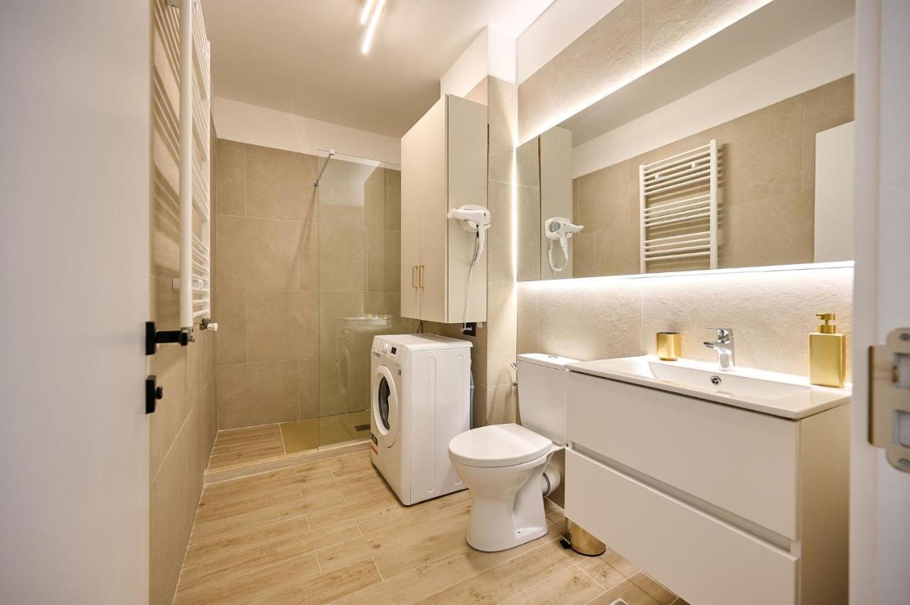 Seaview Luxury Studio In Infinity Beach Resort Mamaia Exterior photo