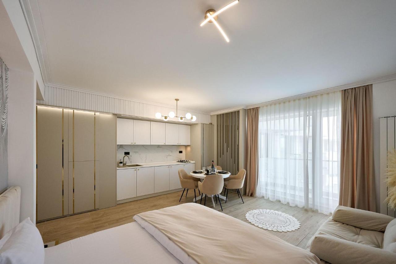 Seaview Luxury Studio In Infinity Beach Resort Mamaia Exterior photo