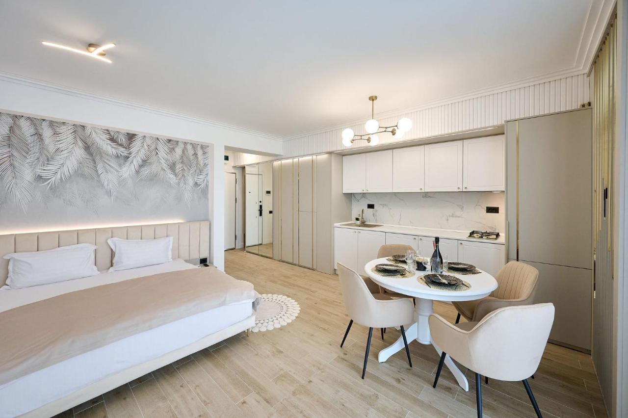 Seaview Luxury Studio In Infinity Beach Resort Mamaia Exterior photo