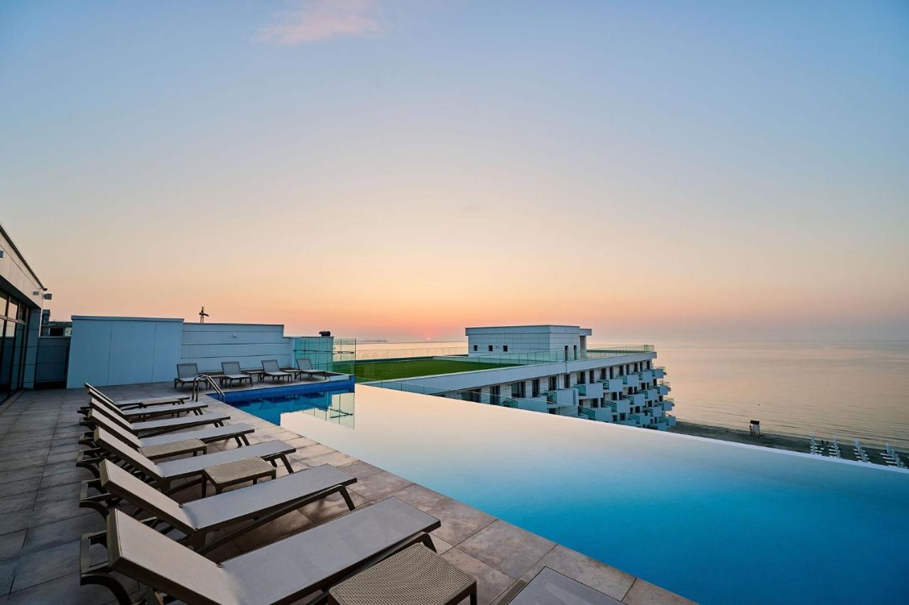 Seaview Luxury Studio In Infinity Beach Resort Mamaia Exterior photo