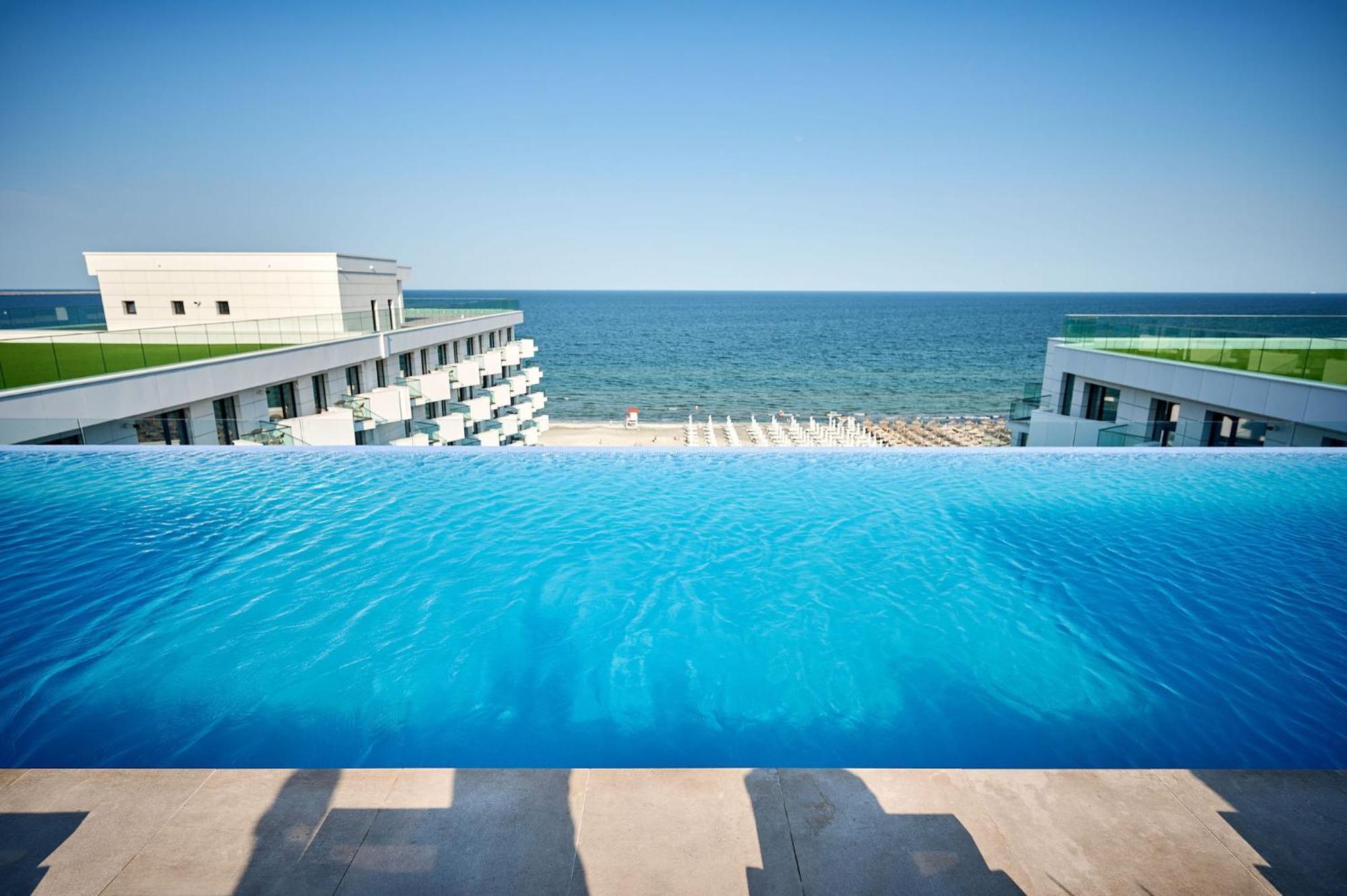 Seaview Luxury Studio In Infinity Beach Resort Mamaia Exterior photo